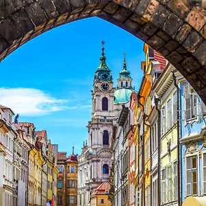 Charles Bridge & Albergue