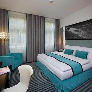 Red & Blue Design Hotell