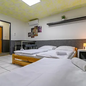 Seven Albergue